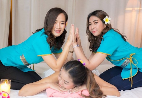 4 Hand Massage